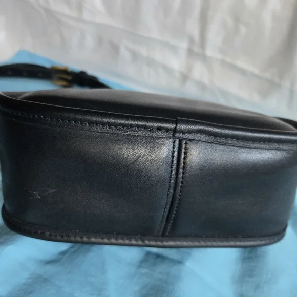 Vintage Coach Collegiate Crossbody Bag In Black - Picture 4 of 16